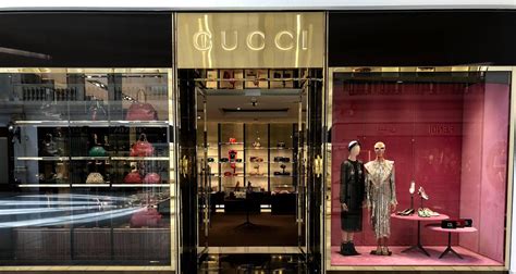 gucci qatar website.